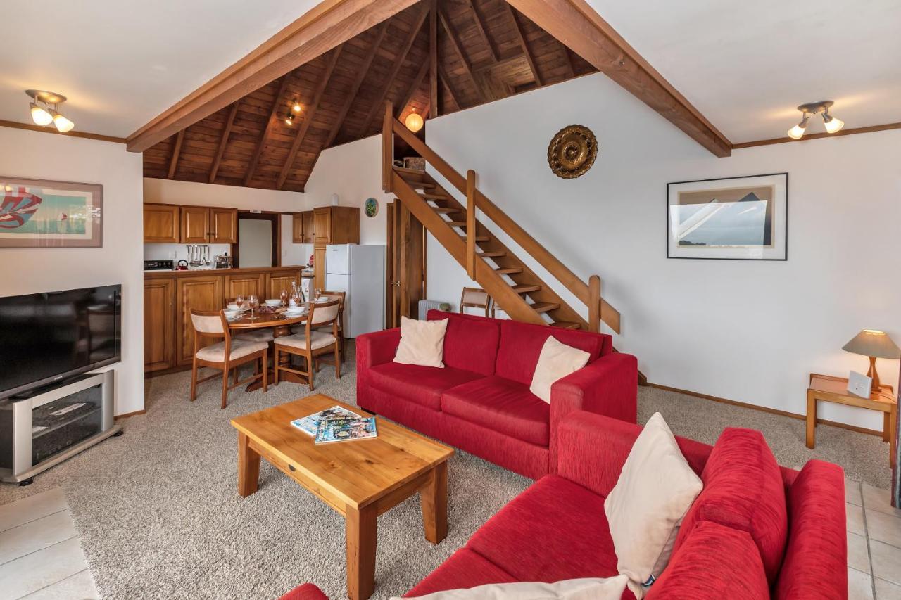 Te Maiki Retreat - Russell Holiday Home Экстерьер фото